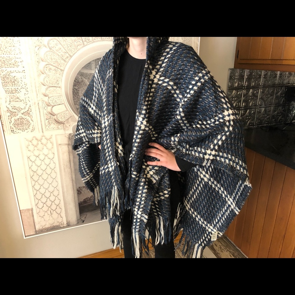 Shawl - Picture 7 of 8